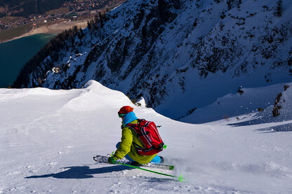 Steile Skipistenabfahrt Steile Skipistenabfahrt